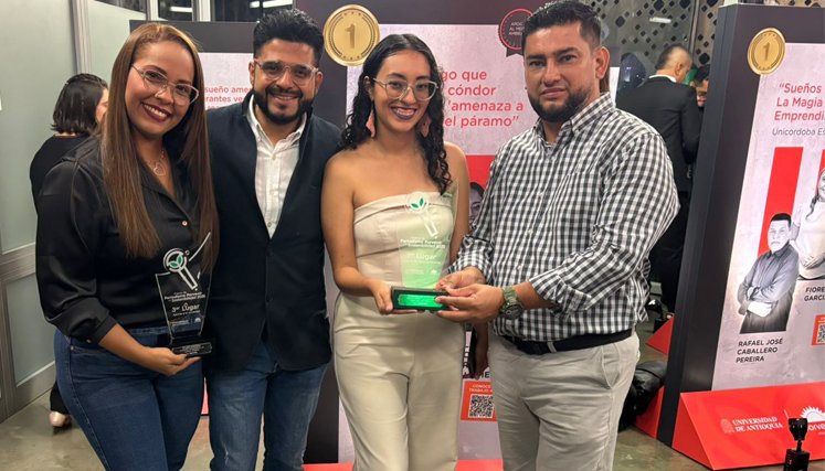 PREMIO LA OPINION 