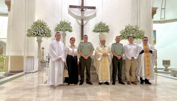 La ceremonia litúrgica sirvió además para exaltar la entrega y disciplina de los policías./Foto cortesía
