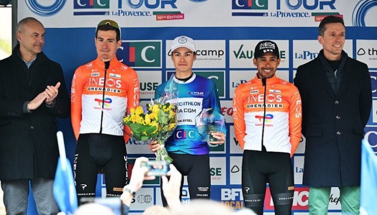 Brandon Rivera, (a la derecha) se metió en el podio del Tour de la Provenza