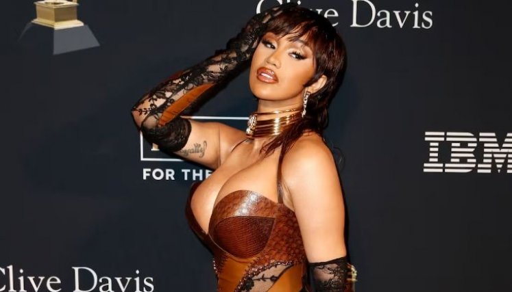 Cardi B viene a Colombia a hacerse una cirugía estética, esto se sabe