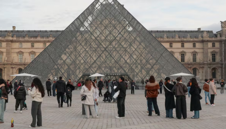 Louvre