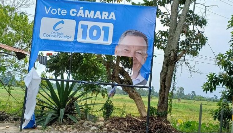 En Puerto Santander se produjo vandalismo contra una valla del aspirante a la Cámara de Representantes, Ciro Rodríguez/Foto cortesía