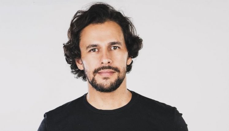 Iván López: el rostro de una nueva masculinidad en ‘Las de siempre’.