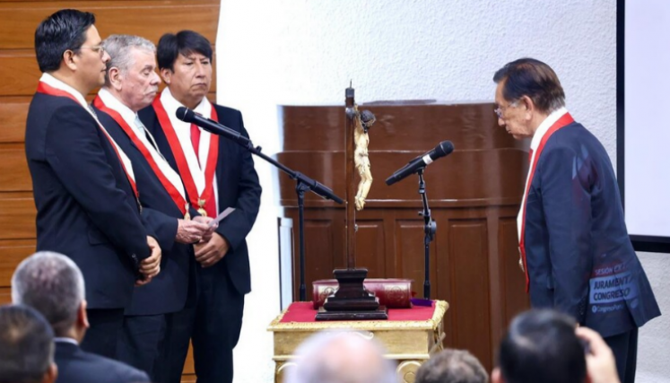 presidente interino de Perú