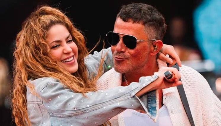 Shakira y Sanz.