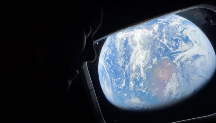 ¿Por qué la foto de la Tierra tomada por Artemis II se ve más “opaca” que la del Apolo 17 en 1972?
