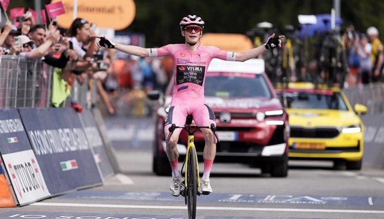Cuarta victoria del  danés en el presente Giro que lo confirma como líder sólido de la 'maglia rosa'.