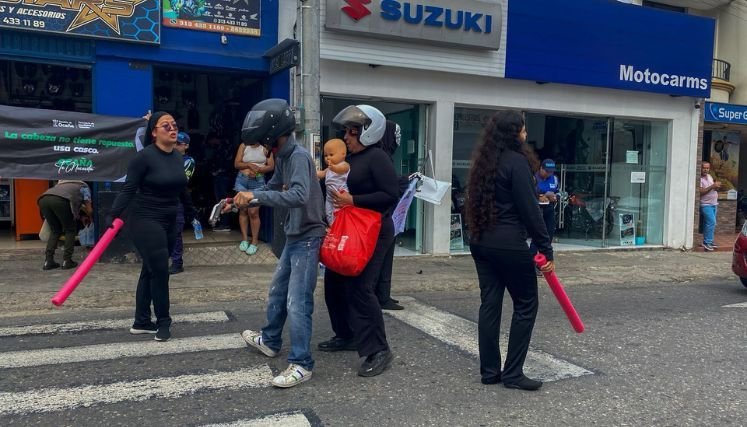 Mediante el teatro callejero se busca crear conciencia y bajar los índices de accidentalidad en Ocaña.
