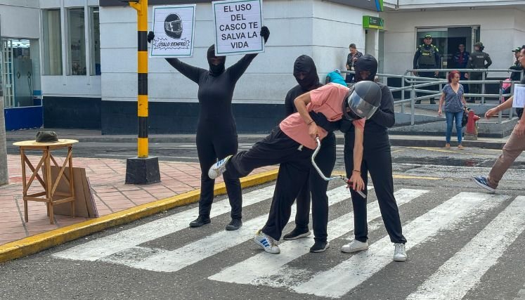  Mediante el teatro callejero se busca crear conciencia y bajar los índices de accidentalidad en Ocaña.