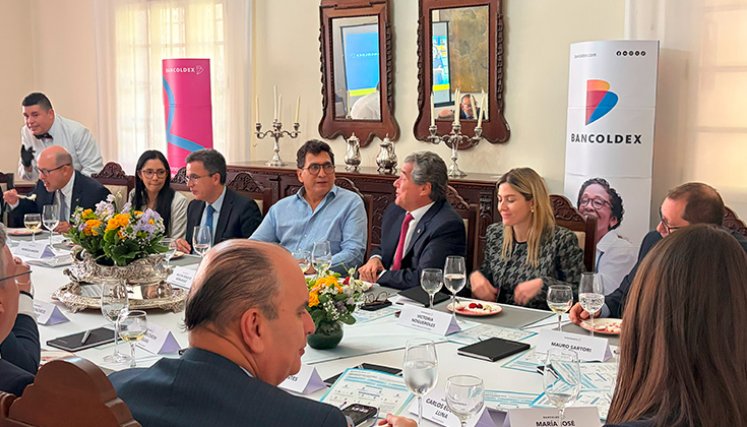 Delegación de Bancoldex y el Gobierno en Caracas. / Foto: cortesía