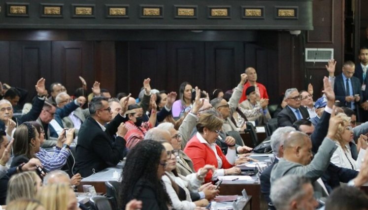Parlamento de venezuela aprueba reforma que aumenta a 32 miembros del supremo