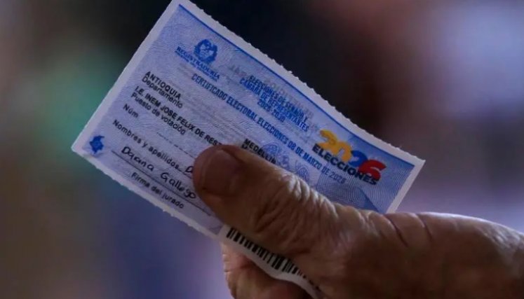 Certificado electoral. Foto: Camilo Suárez El Colombiano