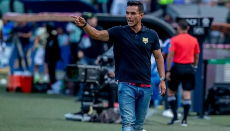 LUCAS GONZÁLEZ 