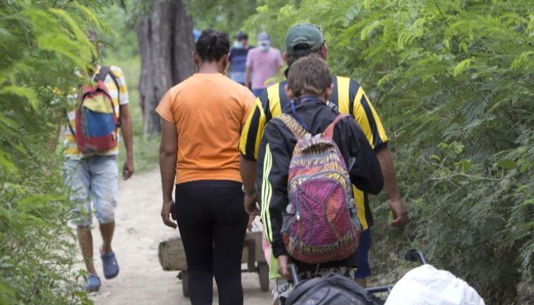 Migrantes en trocha