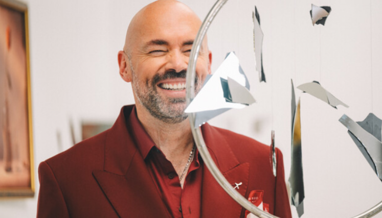 Santiago Cruz.