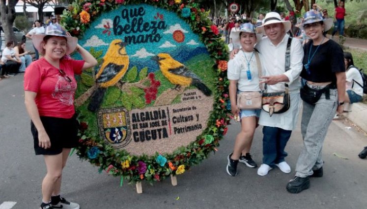 Las silletas de flores de Medellín también estuvieron presentes/Foto Carlos Ramírez/La Opinión
