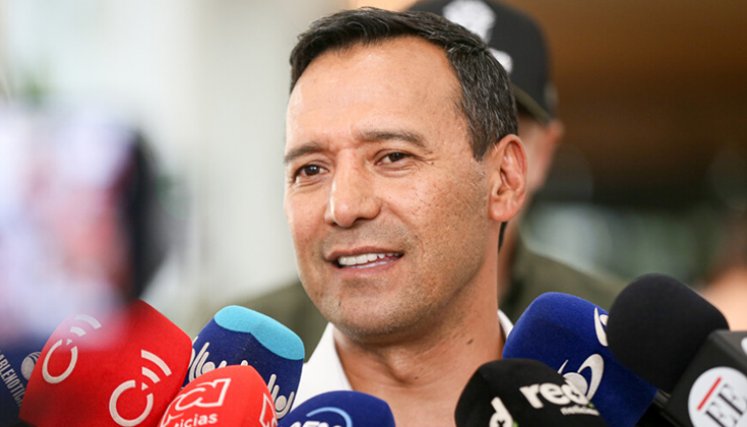Mindefensa reconoce que De la Espriella será el presidente desde el 7 de agosto
