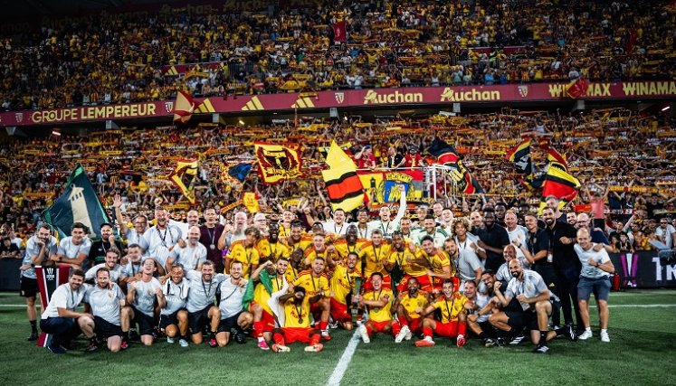 El RC Lens le puso tatequieto al flamante bicampeón de la Champions, y de la Liga francesa.