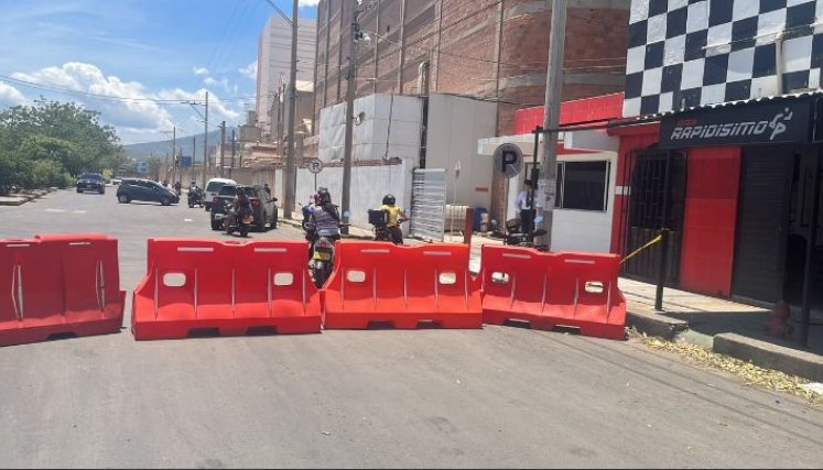 La avenida 2 Norte , escenario del atentado, y que conduce a Cenabastos, también fue cerrada./Foto Orlando Carvajal