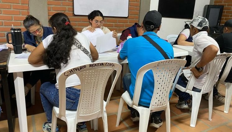 Llegan desplazados a la personería de Ocaña para entregar declaraciones del conflicto armado.