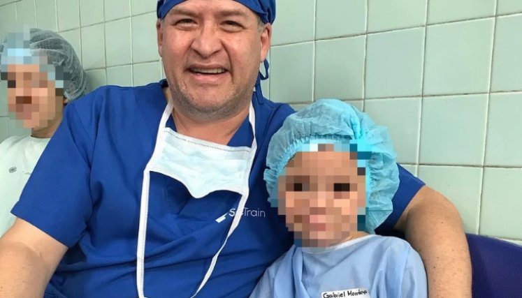 Julio Sendoya,médico cirujano. Foto: @cirujanojuliosendoya