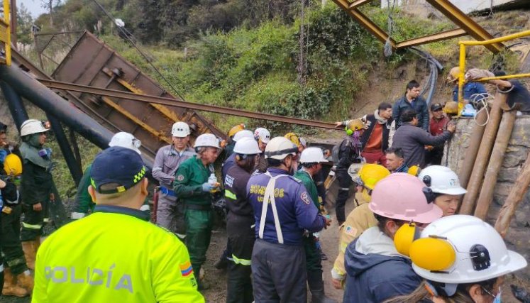 MINEROS ATRAPADOS 