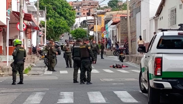 Un presunto ladrón murió y otro resultó herido tras enfrentarse a la Policía 