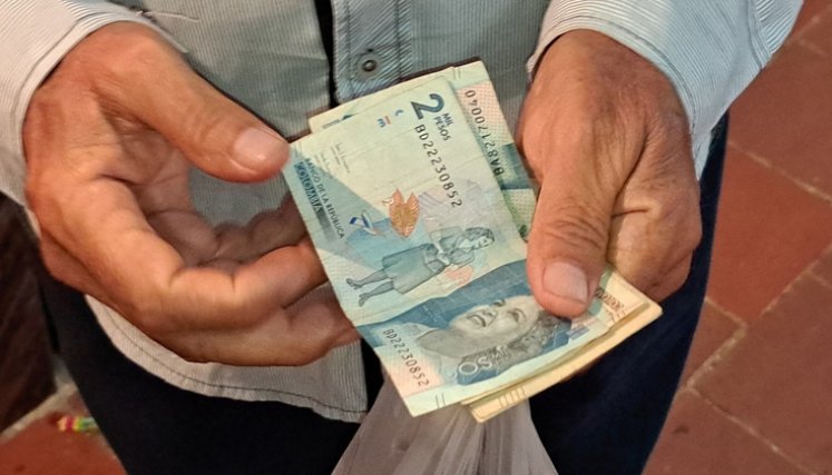 Petro deja un país con menos desempleo, más deuda y una inflación al alza