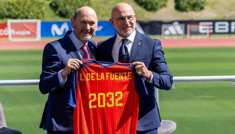 Luis de la  Fuente renovó por seis años más con la selección española.