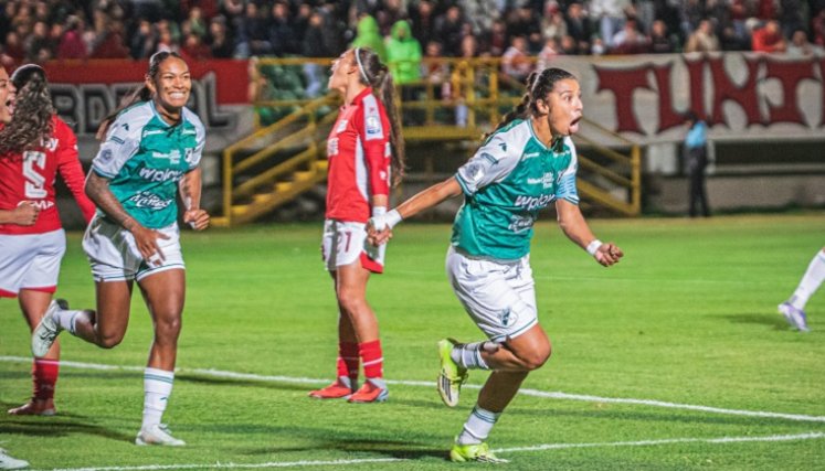 El Deportivo Cali con un fútbol contundente venció a las Leonas 2-3. 