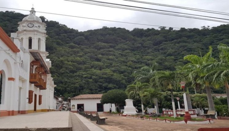TOQUE DE QUEDA EN EL CARMEN 