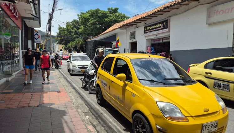 Los taxistas de Ocaña atraviesan por una difícil situación debido al transporte informal.