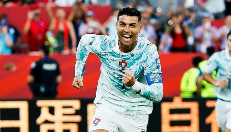Cristiano Ronaldo, leyenda del fútbol portugués.