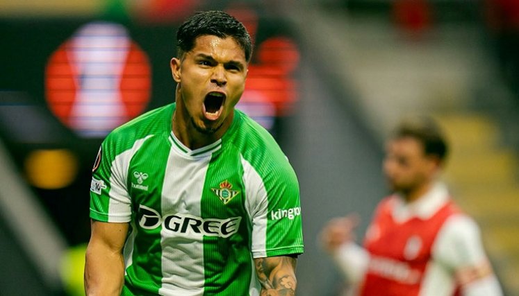Juan Camilo Hernández, delantero pereirano del Real Betis.
