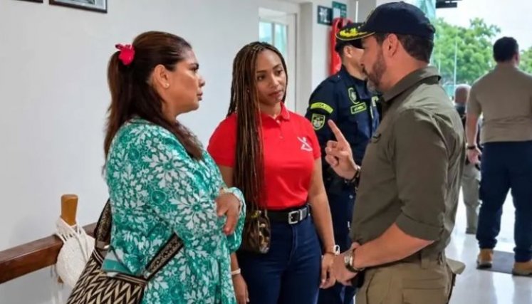 “Estoy enterado de los negocios de su marido; a mí no me van a ver la cara”: Abelardo encaró a representante y gobernadora de San Andrés