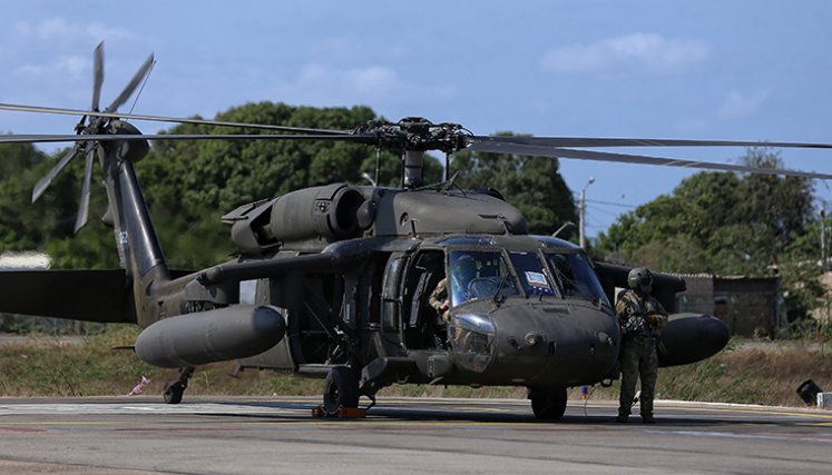 Black-Hawk.