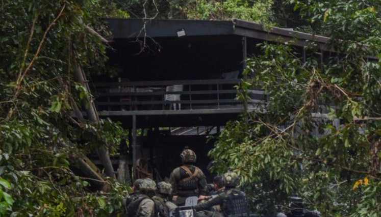 ASÍ SE LUCRAN DEL ORO LOS GRUPOS ARMADOS EN EL MAGDALENA MEDIO
