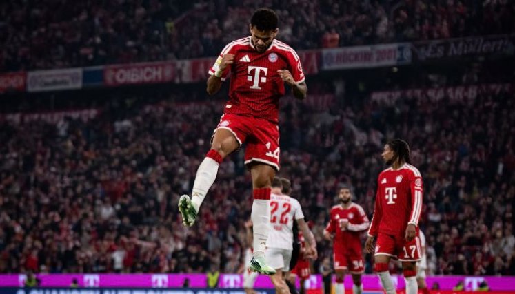 ¡Estelar! Luis Díaz marcó triplete y dio una asistencia en la goleada del Bayern ante Leipzig 