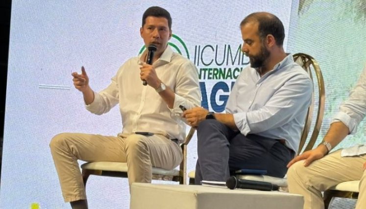 Oscar Gómez Duque (izquierda) gerente Centro Oriente de Aqualia/Foto: Cortesía