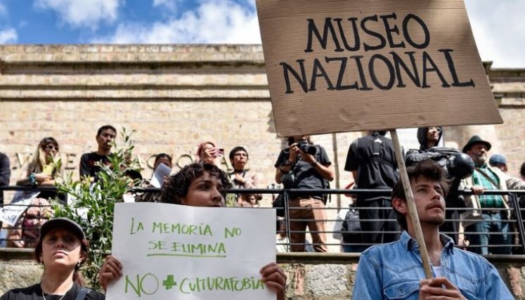PROTESTAS EN EL MUSEO 