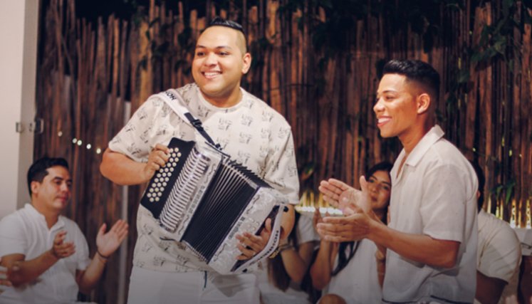 Checho Geles rinde homenaje a Omar Geles con un mosaico de seis clásicos del vallenato