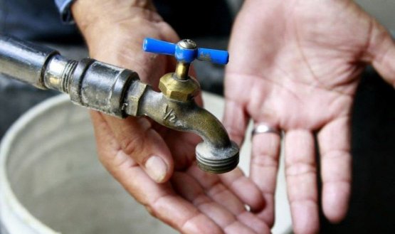 Los problemas en el servicio de agua se debe a la infraestructura antigua de las redes.