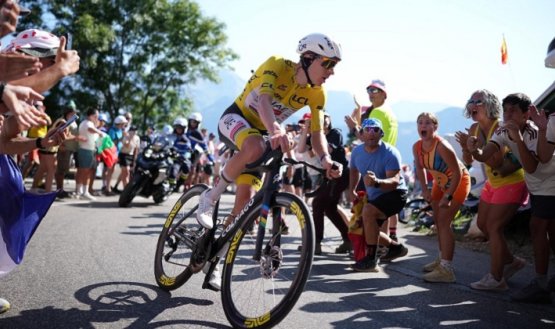 El esloveno Tadej Pogacar (UAE) alcanzó su cuarta victoria en el Tour.