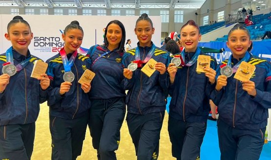 Las gimnastas cucuteñas María Jimena Mendoza (primera a la derecha) y Adriana Lucía Mantilla (segunda) brillaron con la selección Colombia en los Juegos de Santo Domingo 2026. 