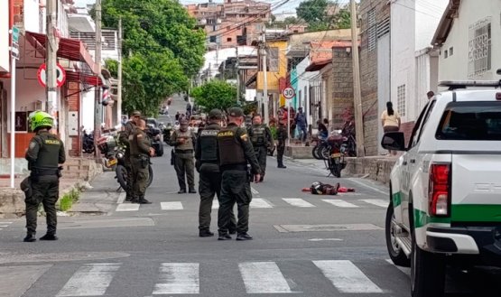 Un presunto ladrón murió y otro resultó herido tras enfrentarse a la Policía 
