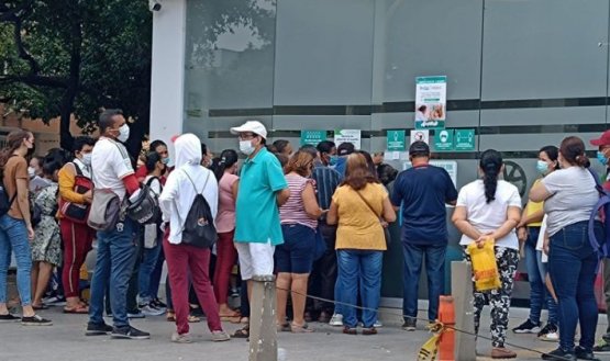 Cientos de pacientes reclaman a diario atención médica de calidad a Coosalud/Foto archivo