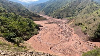 Damnificados y usuarios de la vía solicitan al nuevo gobierno incluir en el Plan Nacional de Desarrollo una solución definitiva al desastre natural.
