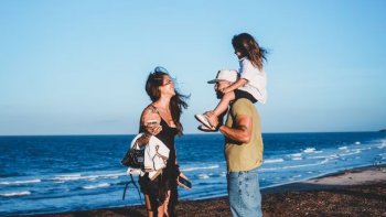 Video: Greeicy y Mike Bahía sorprendieron al mostrar por primera vez el rostro de su hijo
