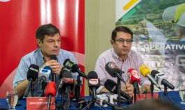 Diego Fernando Mora, gerente de la EIS, y Fabio Ernesto Araque, gerente Veolia Aguas de Norte de Santander./Foto: Cortesía