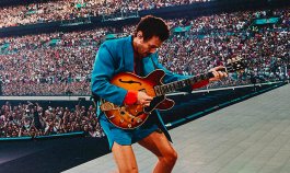 ¿Qué le pasó a Harry Styles? se desplomó en pleno concierto y preocupó a fans